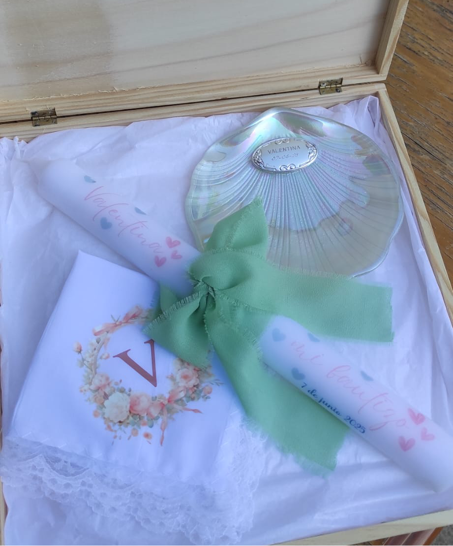 Pack de bautizo con caja de madera personalizada