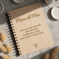 Libreta con tapa de madera y marcapáginas a juego