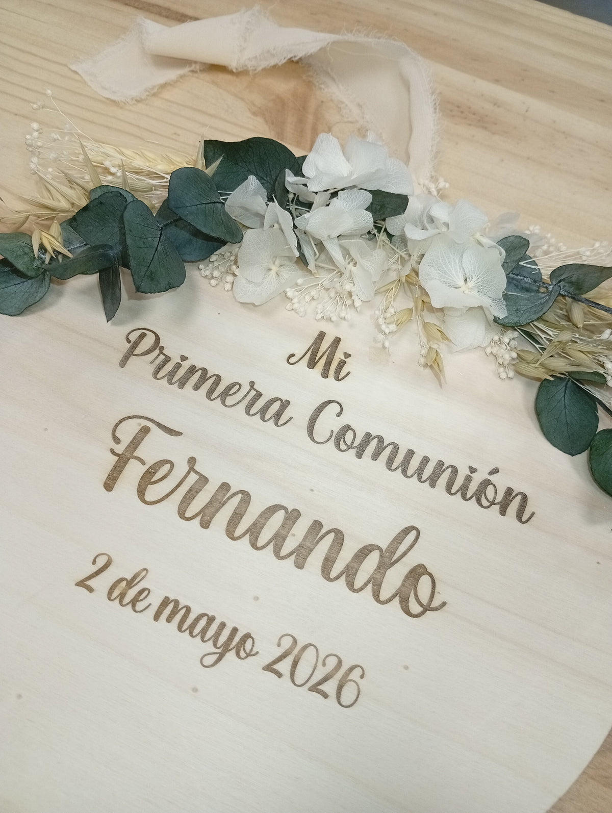 Placa personalizada para silla Primera Comunión con flores, foto 3 de 5 - Arte44