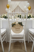 Placa personalizada para silla de comunión con flores preservadas