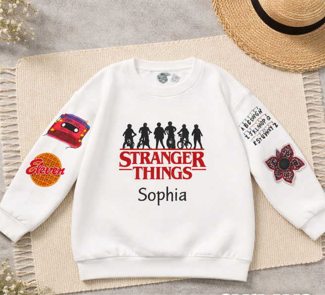 Sudadera personalizada estilo serie ochentera